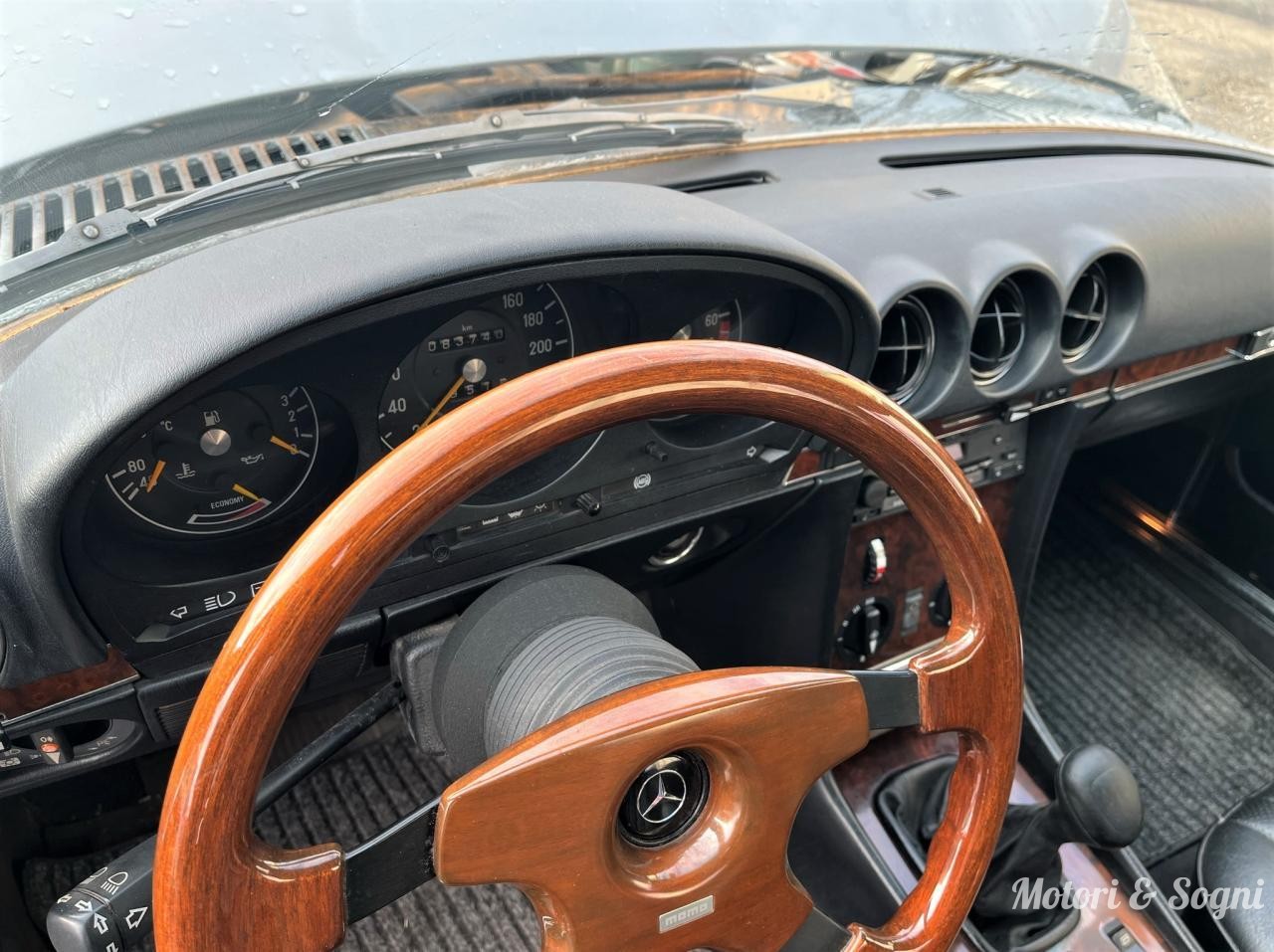 Mercedes 300 SL (R107) CONSERVATA