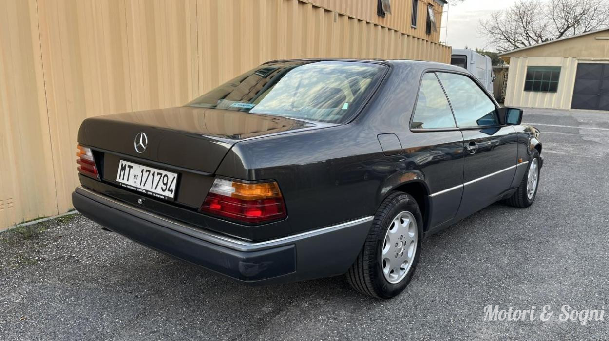 Mercedes 200CE