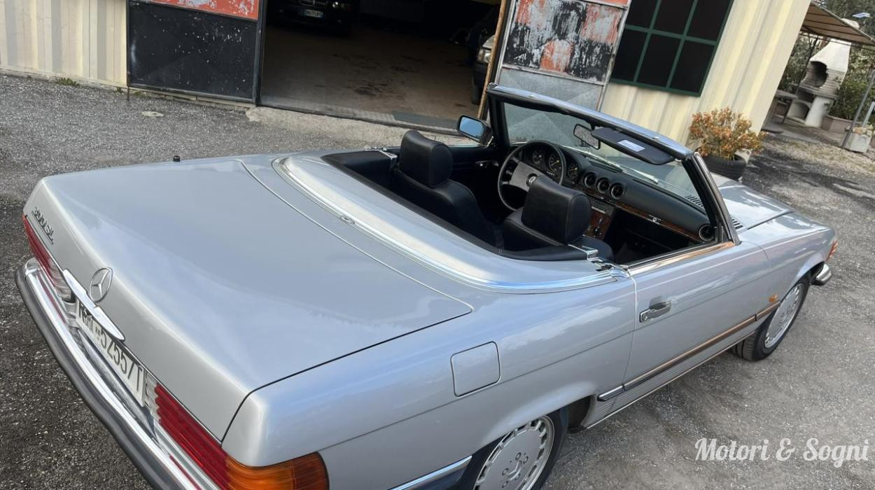 Mercedes 300 SL (R107) CONSERVATA