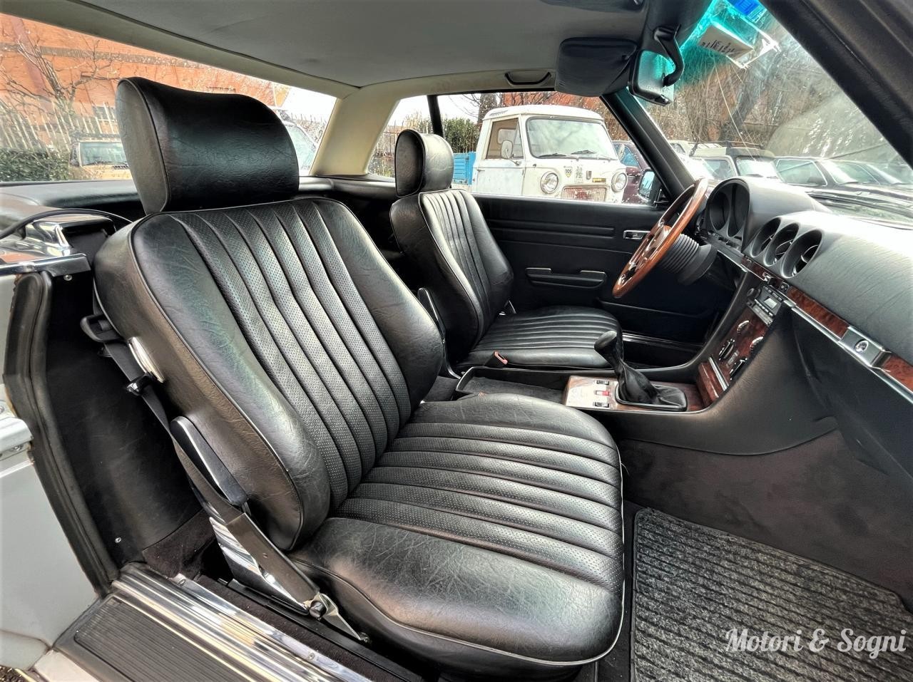 Mercedes 300 SL (R107) CONSERVATA