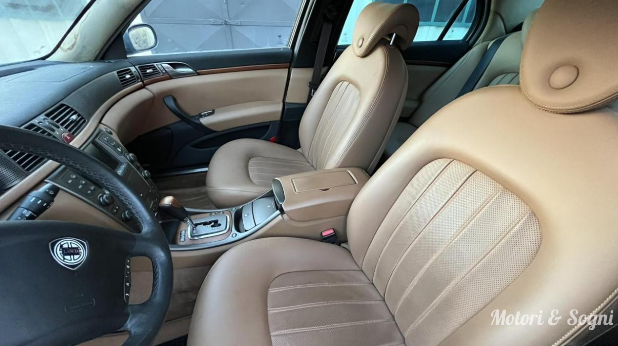 Lancia Thesis 3.2 V6 24V Emblema